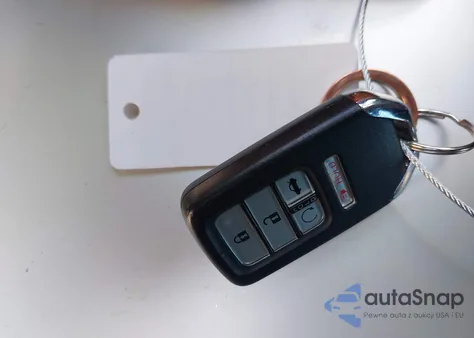 2020 Honda Insight Touring z USA, uszkodzony, nr VIN 19XZE4F9XLE003747